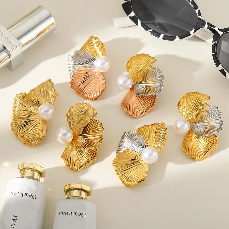 1 Pair Elegant Cute Romantic Petal Plating Inlay 304 Stainless Steel Imitation Pearl 18K Gold Plated Ear Studs