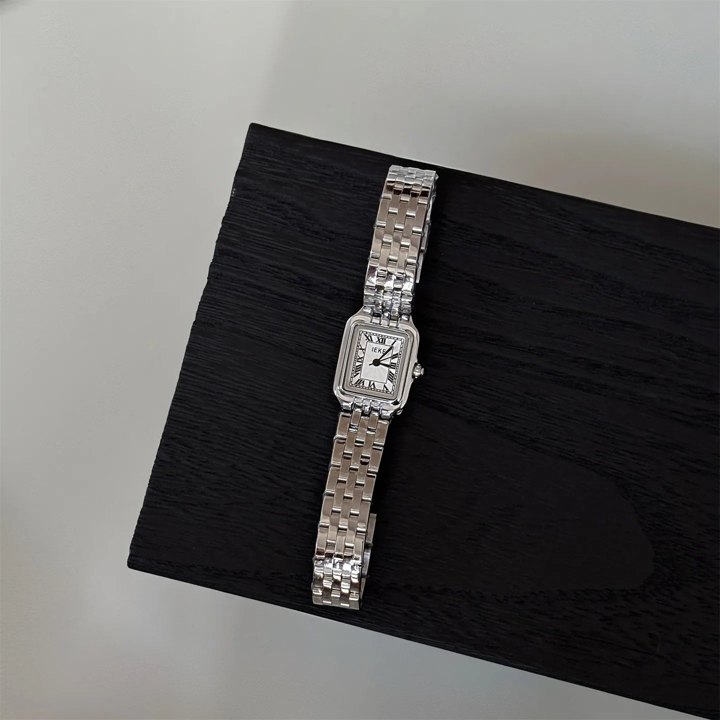 Classic Retro Square Diamond Embedded Roman Couple Quartz Wristwatches Women's Style Luxury Steel Band Fashionable Timepieces