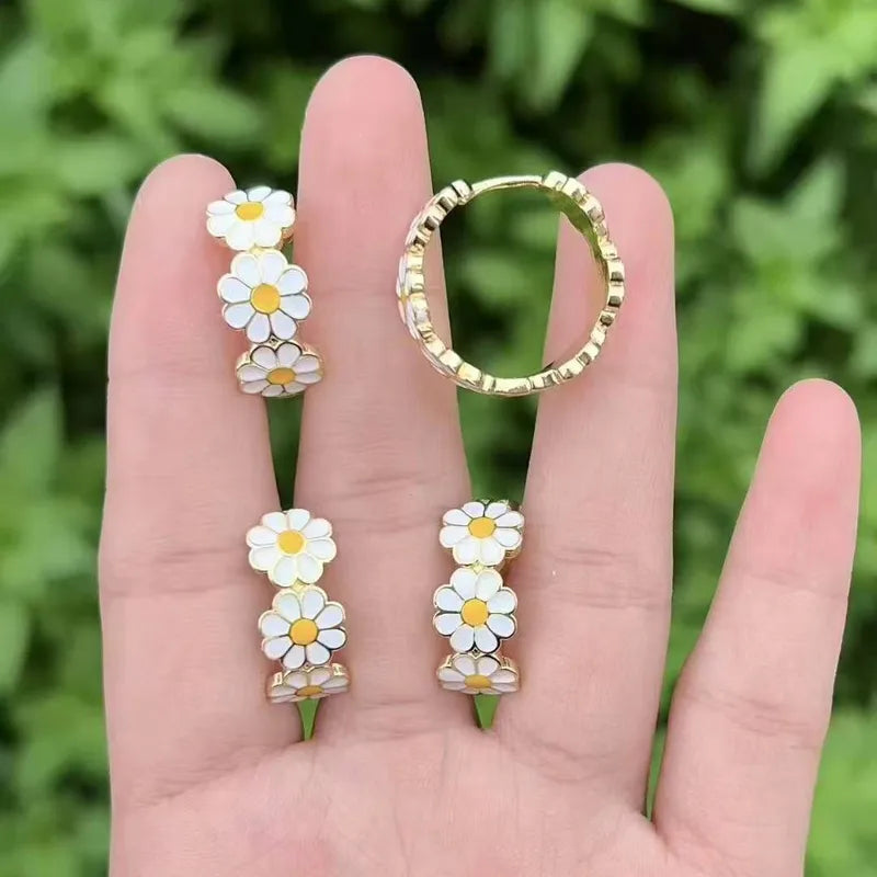 Color Retention Electroplating Drip Oil Flower Earrings Fashionable Polished Copper Post Earrings For Women Casual Everyday Wear