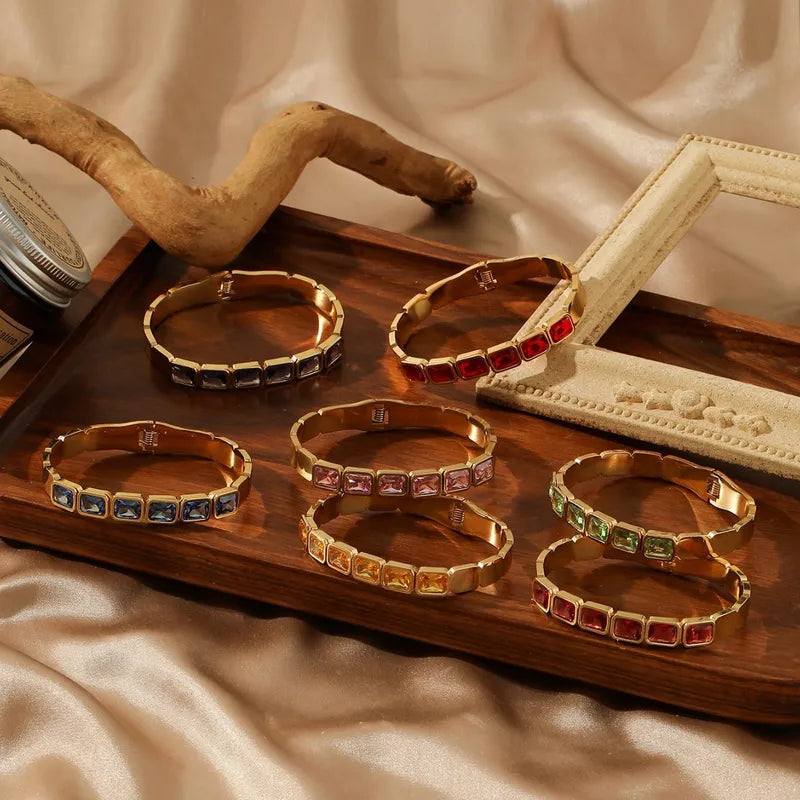 Retro Plated Titanium Steel 18K Gold Square Color Diamond Women's Buckle Design Stainless Steel Bracelet Fashion Jewelry