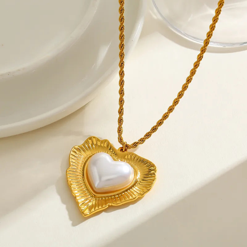 Sweet Cute 18K Gold Plated Stainless Steel Pearl Embedded Heart Pendant Necklace Casual Romantic Commute Style Weekend Indoor Daily Festival