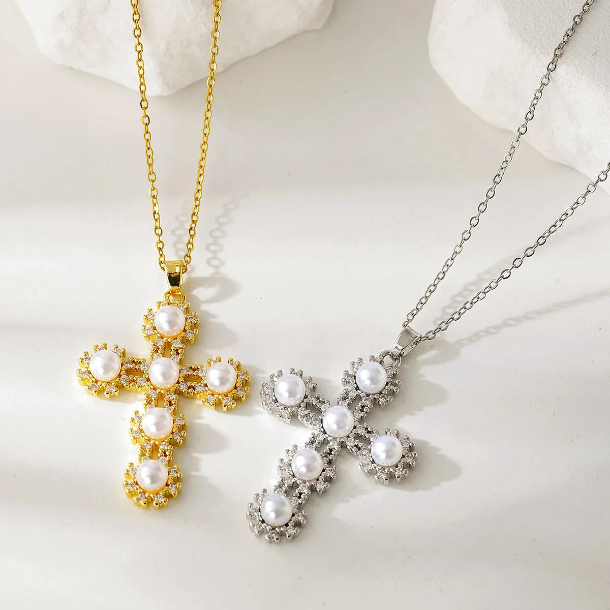 Trendy Geometric Diamond Embedded Necklace Luxury Fashion Women's Cross Pendant Clavicle Chain Copper Material Gold Plated