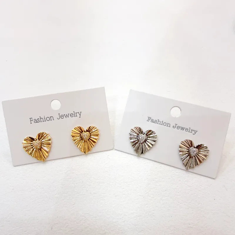 Water Plated Micro Paved Zircon Heart Shaped Earrings Fashionable Casual Style Women's Copper Ear Studs For Daily Wear