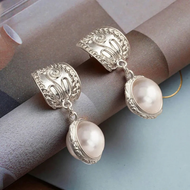 1 Pair Casual Elegant Artistic Round Inlay Copper Rhinestones Drop Earrings
