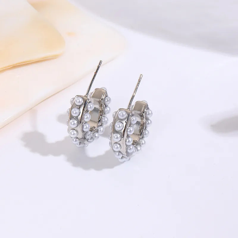 1 Pair Elegant Glam Baroque Style Geometric Geometry Copper Artificial Pearls 18K Gold Plated White Gold Plated Long-Lasting Plated Ear Studs