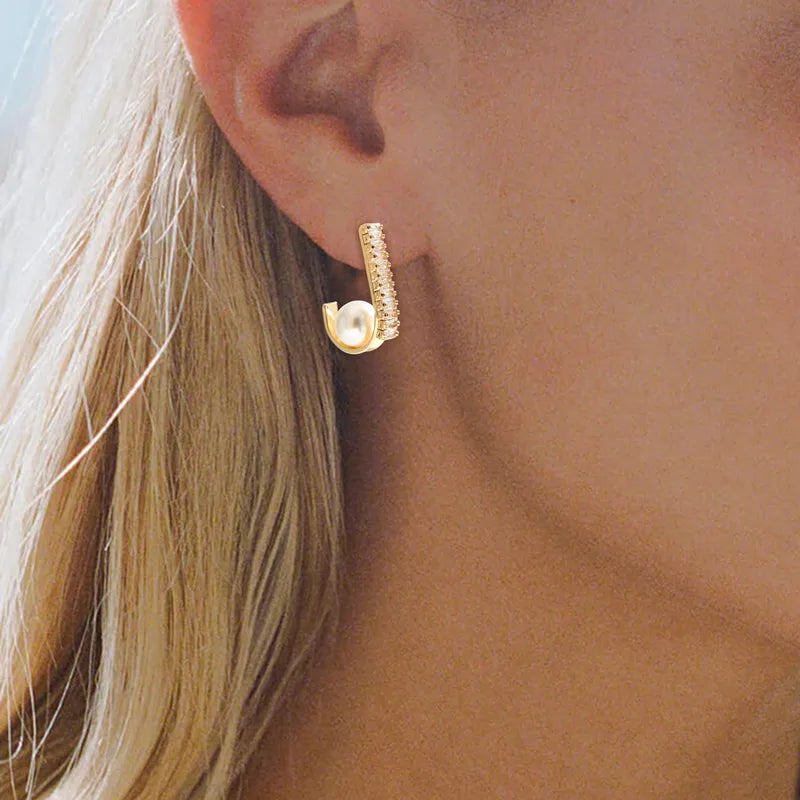 1 Pair Vintage Pearl Inlaid Diamond Arc Earrings Light Luxury Dual Element Design Formal Occasion Retro Style Elegant Eye-catching Ear Accessories