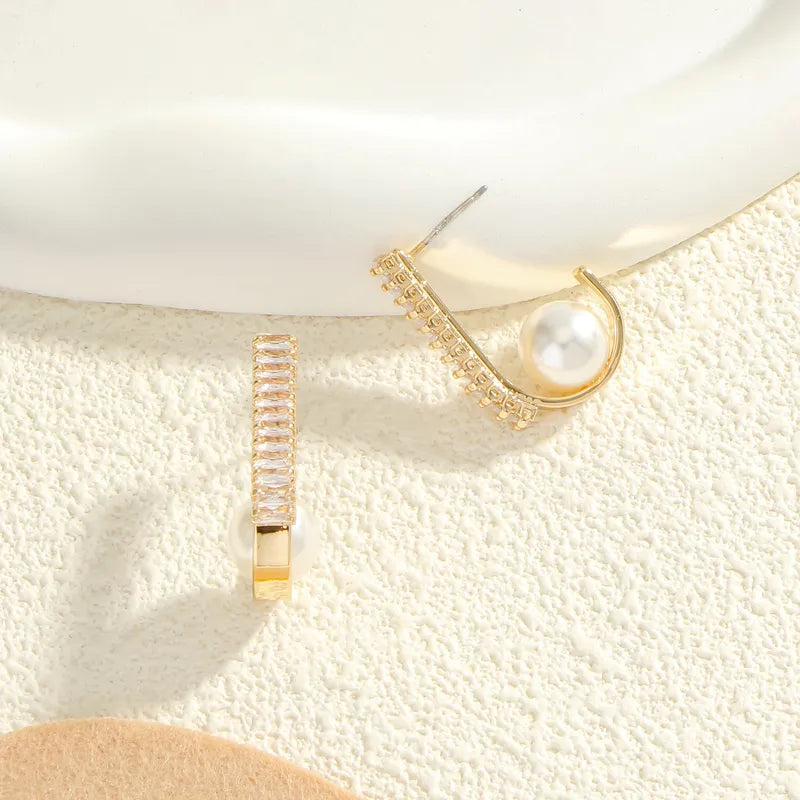1 Pair Vintage Pearl Inlaid Diamond Arc Earrings Light Luxury Dual Element Design Formal Occasion Retro Style Elegant Eye-catching Ear Accessories