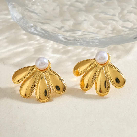 18K Gold Plated 304 Stainless Steel Vacuum Electroplating (Fired) Artificial Pearl Fan-shaped Casual Simple Style Earrings