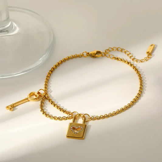 304 Stainless Steel Gold Plated Vacuum Electroplating (In Furnace) Heart-Shaped Key Lock-Shaped Rhinestone Gold Women's Lobster Clasp Bracelet