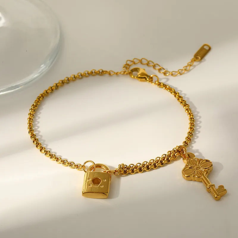 304 Stainless Steel Gold Plated Vacuum Electroplating (In Furnace) Heart-Shaped Key Lock-Shaped Rhinestone Gold Women's Lobster Clasp Bracelet