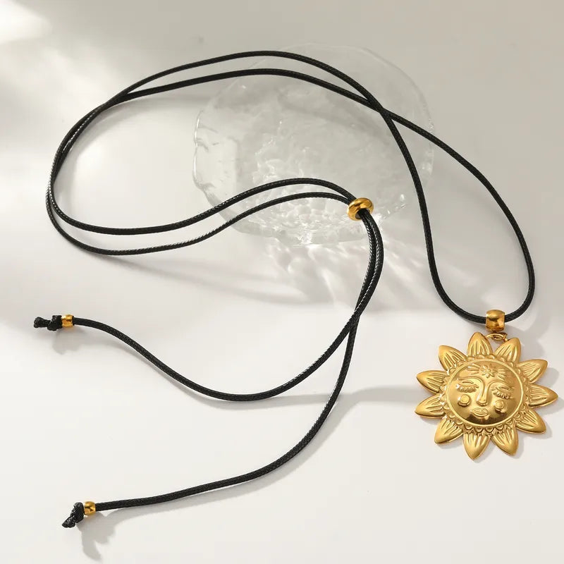 304 Stainless Steel Round Vacuum Electroplating (In Furnace) Plated 18K Real Gold Star Moon Love Heart Shape No Inlaid Material Necklace