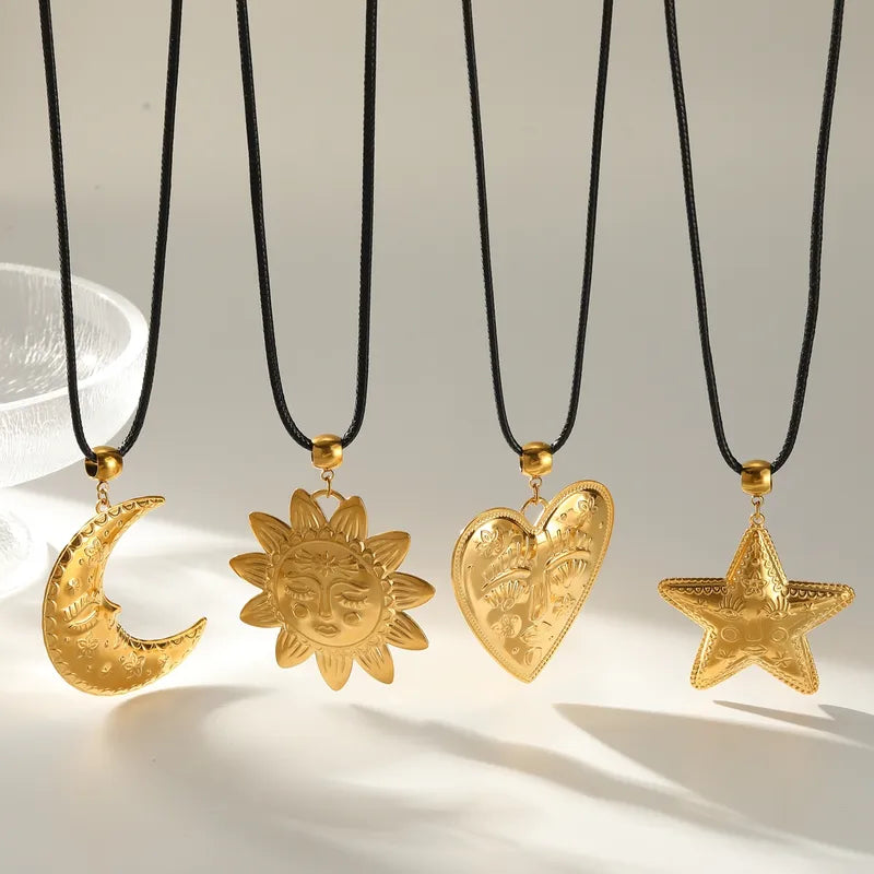 304 Stainless Steel Round Vacuum Electroplating (In Furnace) Plated 18K Real Gold Star Moon Love Heart Shape No Inlaid Material Necklace