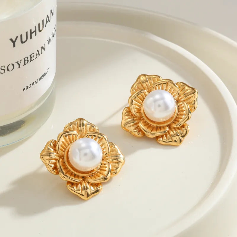 304 Stainless Steel Water Plated 18K Real Gold Geometric Inlaid Pearl Stud Earrings Casual Cute Basic Sweet Female Style