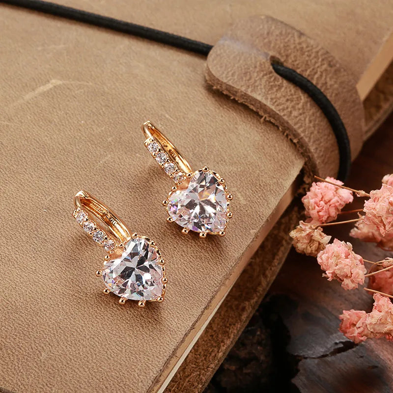585 Rose Gold Earrings Women's Simple Heart Shaped Zirconia Studs Fashionable Personality Jewelry Geometric Pattern Copper