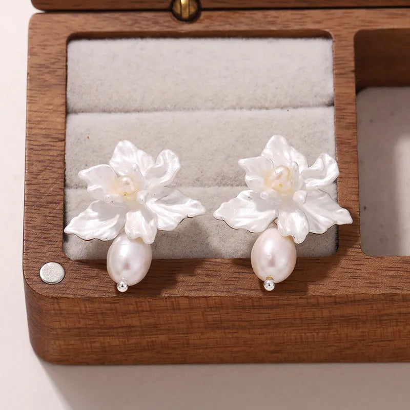 925 Sterling Silver Needle Copper Plated Bright Silver Flower Freshwater Pearl Drop Earrings Women Casual Holiday Jewelry