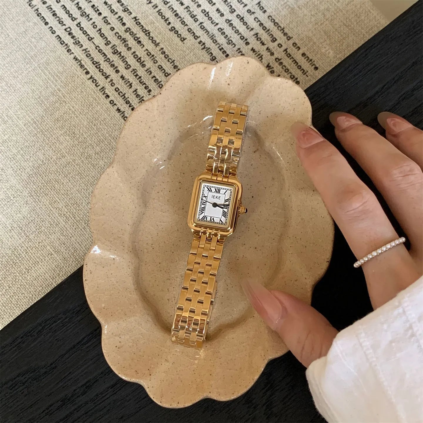 Classic Retro Square Diamond Embedded Roman Couple Quartz Wristwatches Women's Style Luxury Steel Band Fashionable Timepieces