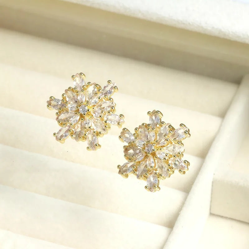 Copper Zircon Flower Snowflake Vacuum Plating Zircon 18K Gold Elegant Luxurious Shiny Plating Gold Ear Studs