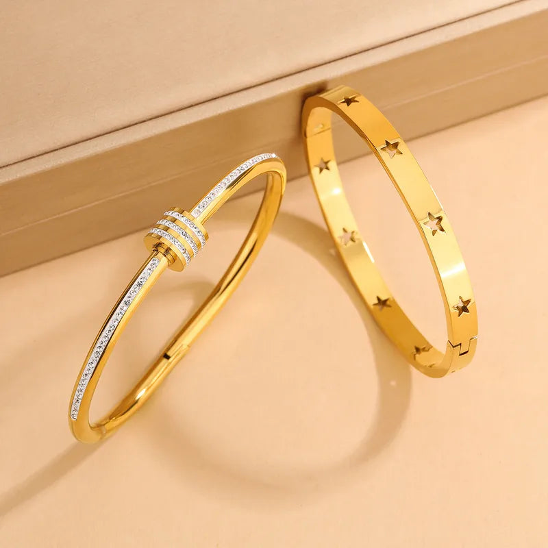 Elegant Hollow Star Design Bracelet Fashionable Sweet Style Suitable For Ladies Daily Wear To Family Gatherings Or Club Activities