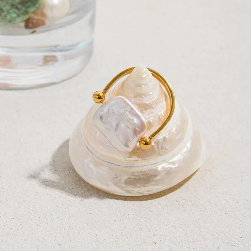 Elegant Ladies Square Pearl Ring 18K Gold Stainless Steel 304 Metal Freshwater Pearl Jewelry Fashion Accessory Size 7