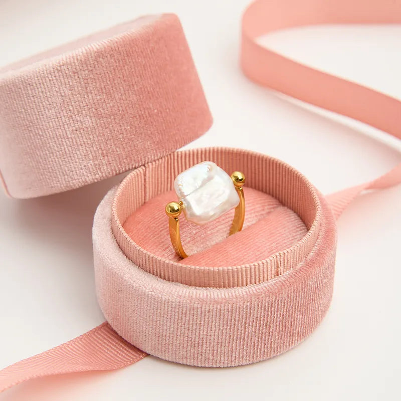 Elegant Ladies Square Pearl Ring 18K Gold Stainless Steel 304 Metal Freshwater Pearl Jewelry Fashion Accessory Size 7