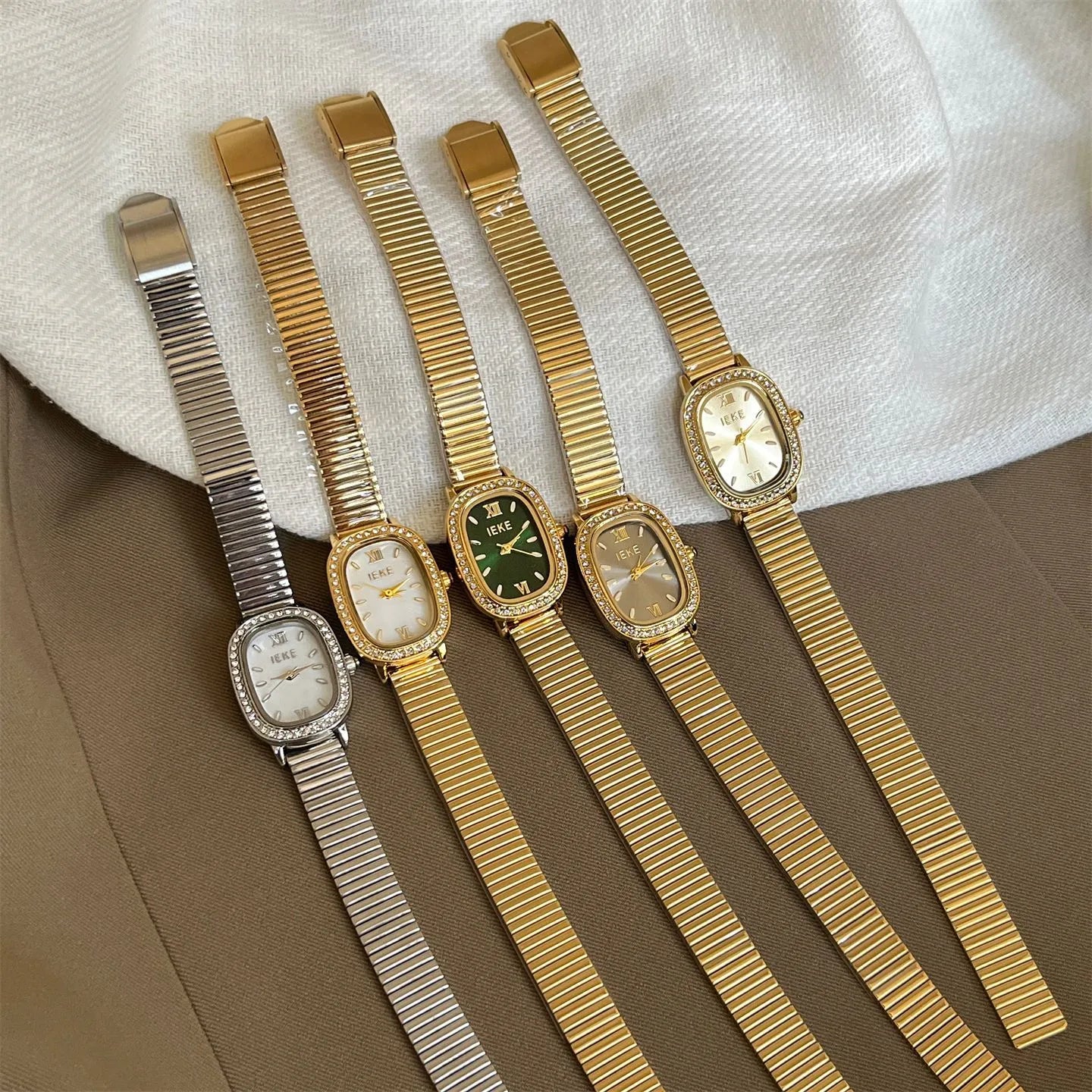 Elegant Oval Quartz Watch For Women Fashionable Lightweight Diamond Embedded Stainless Steel Bracelet Hand Chain Wristwatch