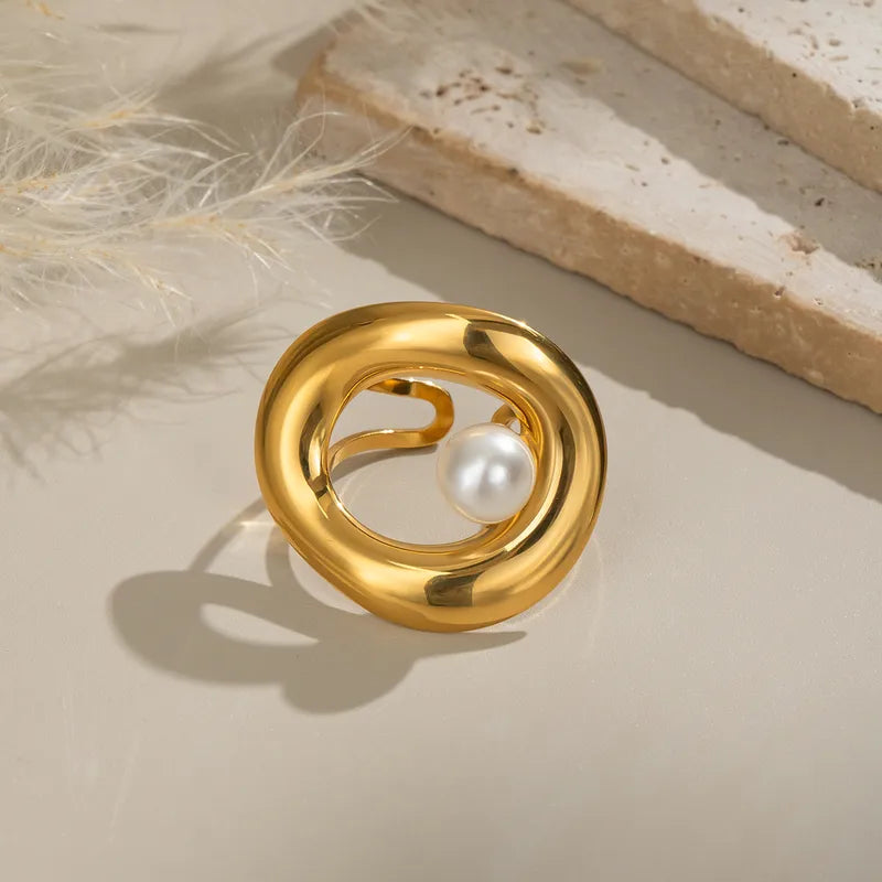 Elegant Pearl Ring Geometric Shape Design Sensation Luxury Hand Accessory Small Item Adjustable Size Gold Plated Stainless Steel