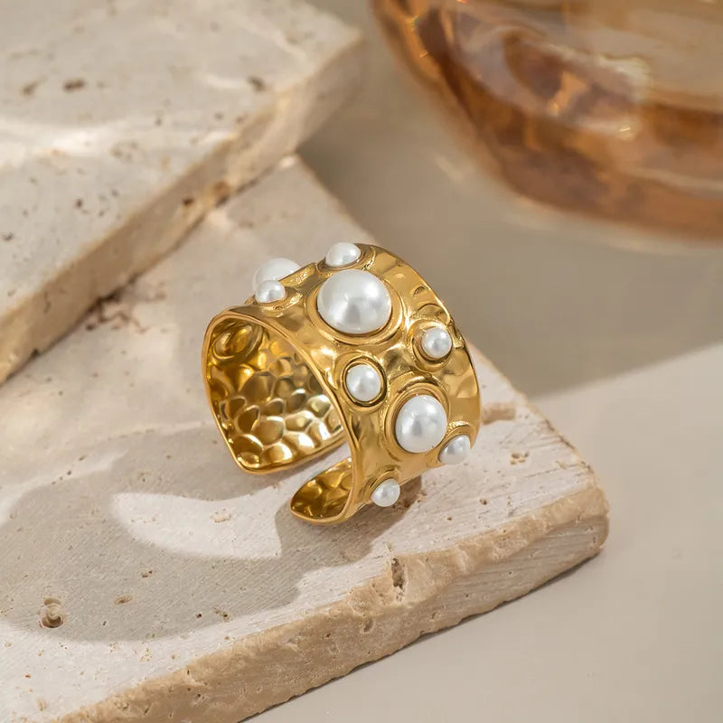 Elegant Pearl Stainless Steel Ring Texture Luxury Open Hand Jewelry For Women Market Stall Gold Plated Adjustable Size