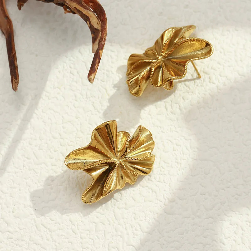 Elegant Vintage Stainless Steel Vacuum Electroplated 18K Gold Flower Stud Earrings Women's Fashion Personality Jewelry