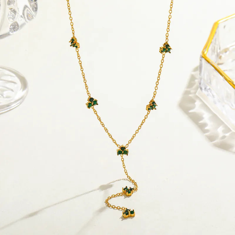 Exquisite Small Gold Plated 18K Zircon Flower Pendant Necklace Stainless Steel Elegant Cute Romantic Simple Artistic Style