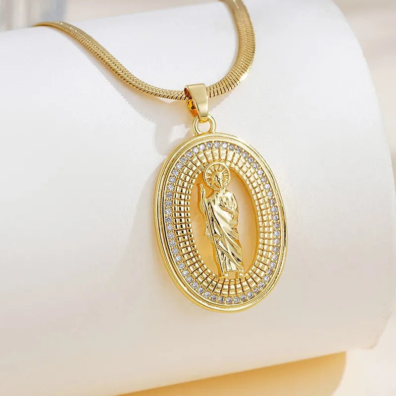 Fashion Religious Copper Insignia Inlaid With Colorful Zirconia Plated With 18K Real Gold Pendant Women's Jewelry Virgin Mary Necklace Versatile