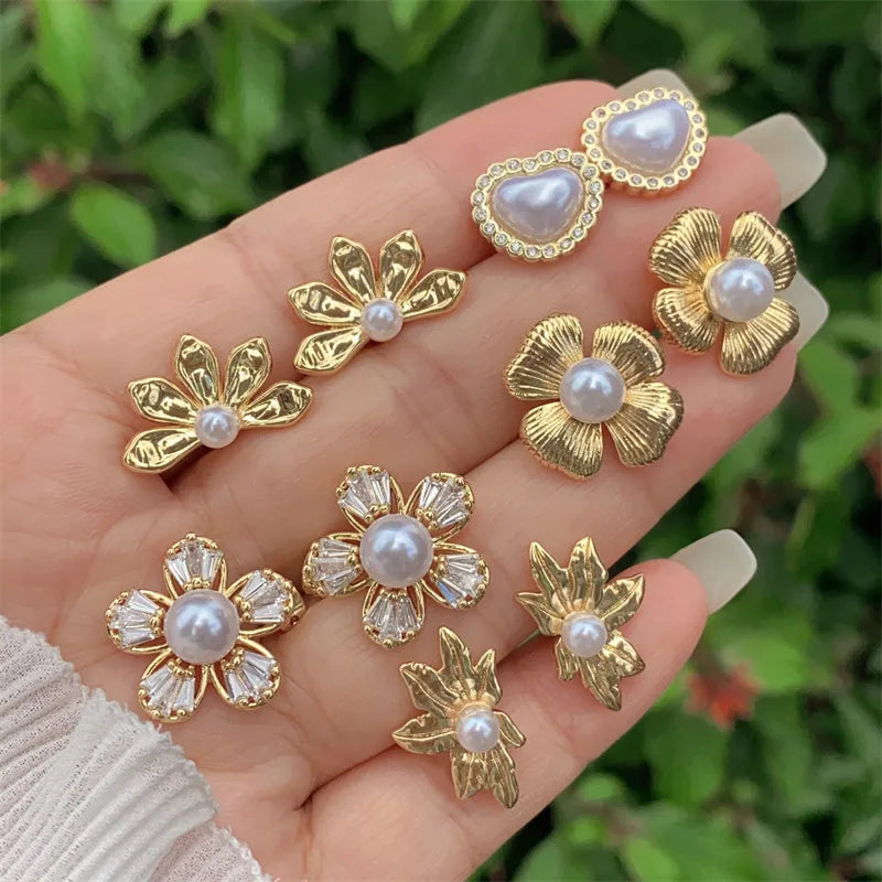 Fashionable Copper Plated 18K Gold Diamond Embedded Flower Heart Shaped Earrings Women's Daily Wear New Arrival Gift