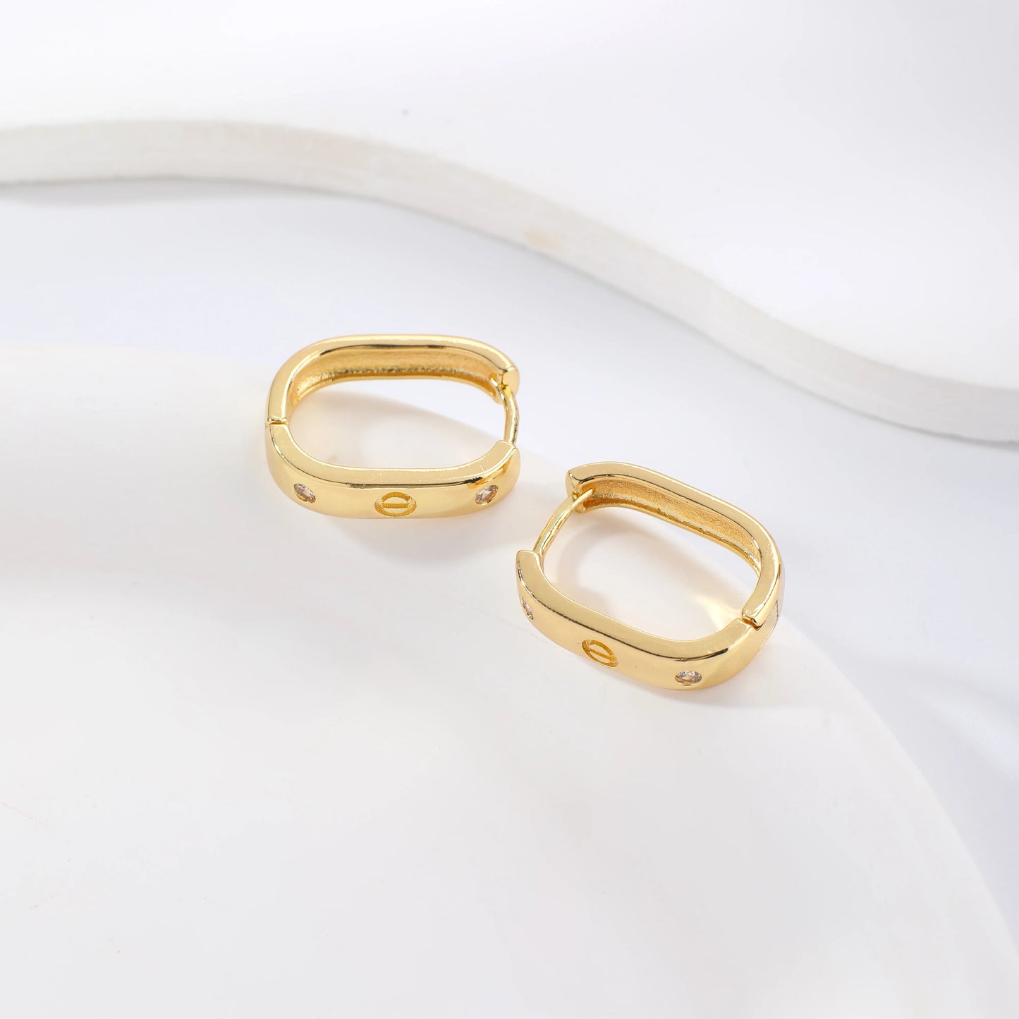 Fashionable Minimalist Solid Color Geometric Print Design Round Copper Ear Cuff Earrings Suitable For Daily Matching Valentine's Day And Birthday Gifts