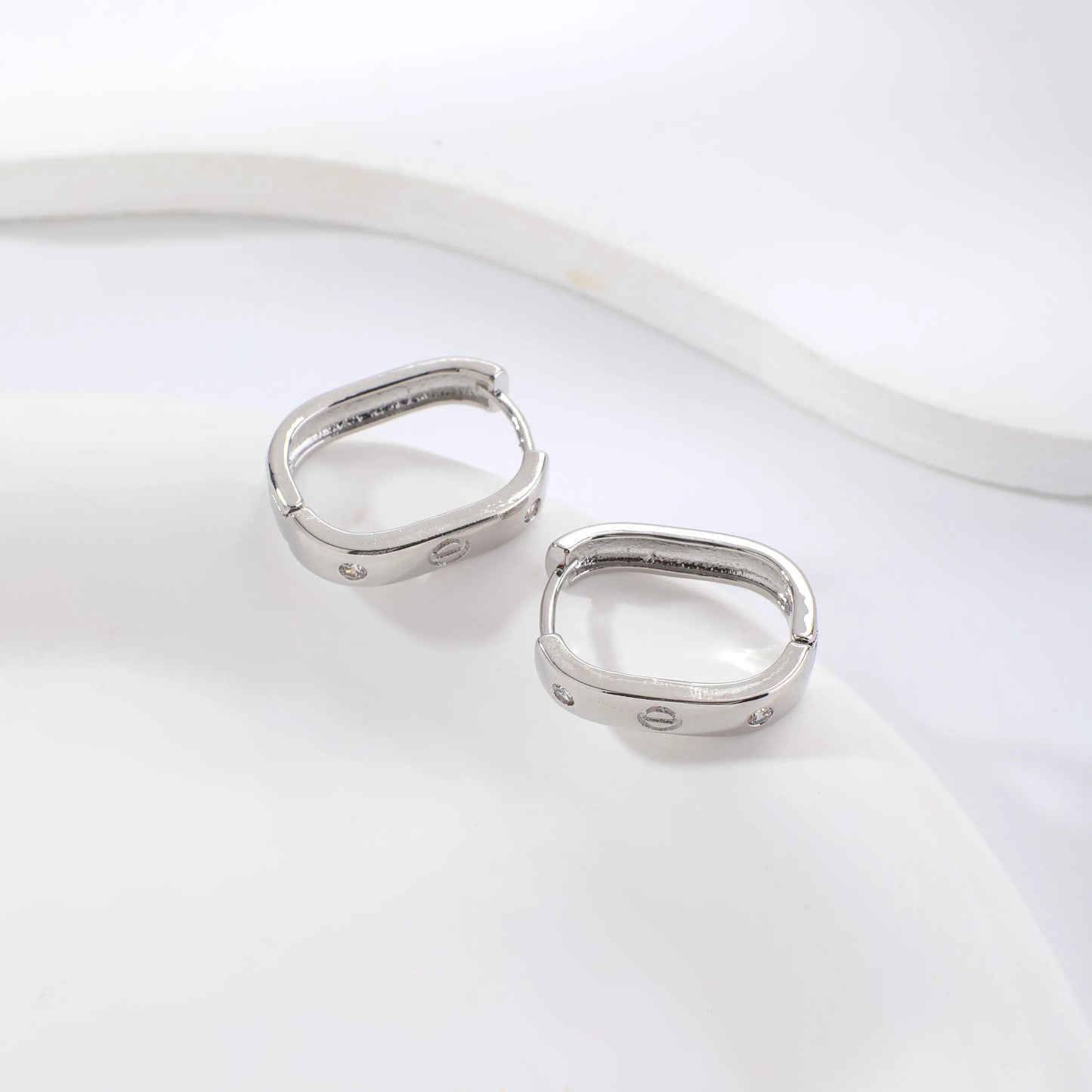 Fashionable Minimalist Solid Color Geometric Print Design Round Copper Ear Cuff Earrings Suitable For Daily Matching Valentine's Day And Birthday Gifts