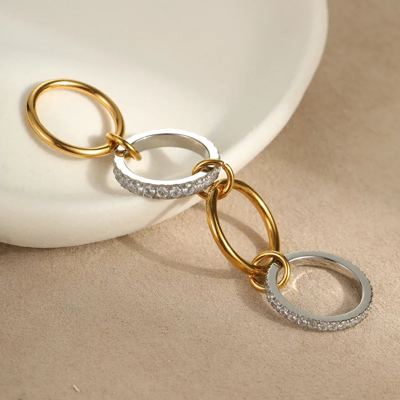 Fashionable Multi-Circle Stacked Stainless Steel Rings Gold Plated 18K Stylish Metal Feeling Rings For Women Casual Wear