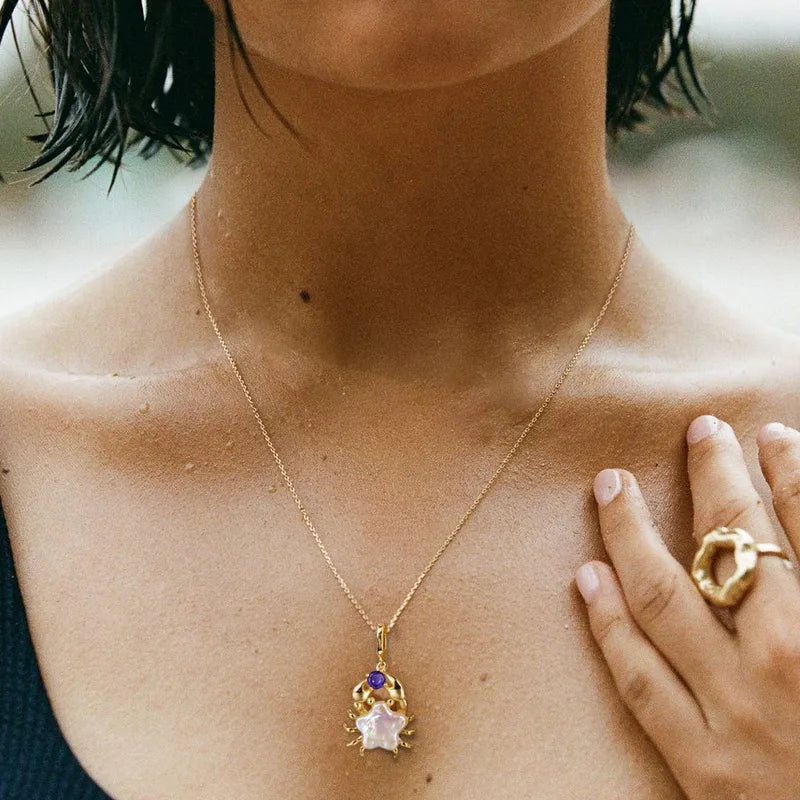 Fashionable Retro Ocean Series Crab Pendant Necklace Gold Plated 18K Cute Animal Themed Jewelry Casual Beach Style For Women