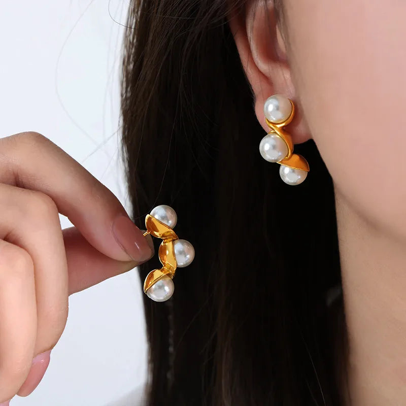 Fashionable Romantic C-Shaped Plastic Beads Earrings Pair For Ladies To Wear On Weekends Or Casual Occasions Elegant Cute Sweet Simple Style