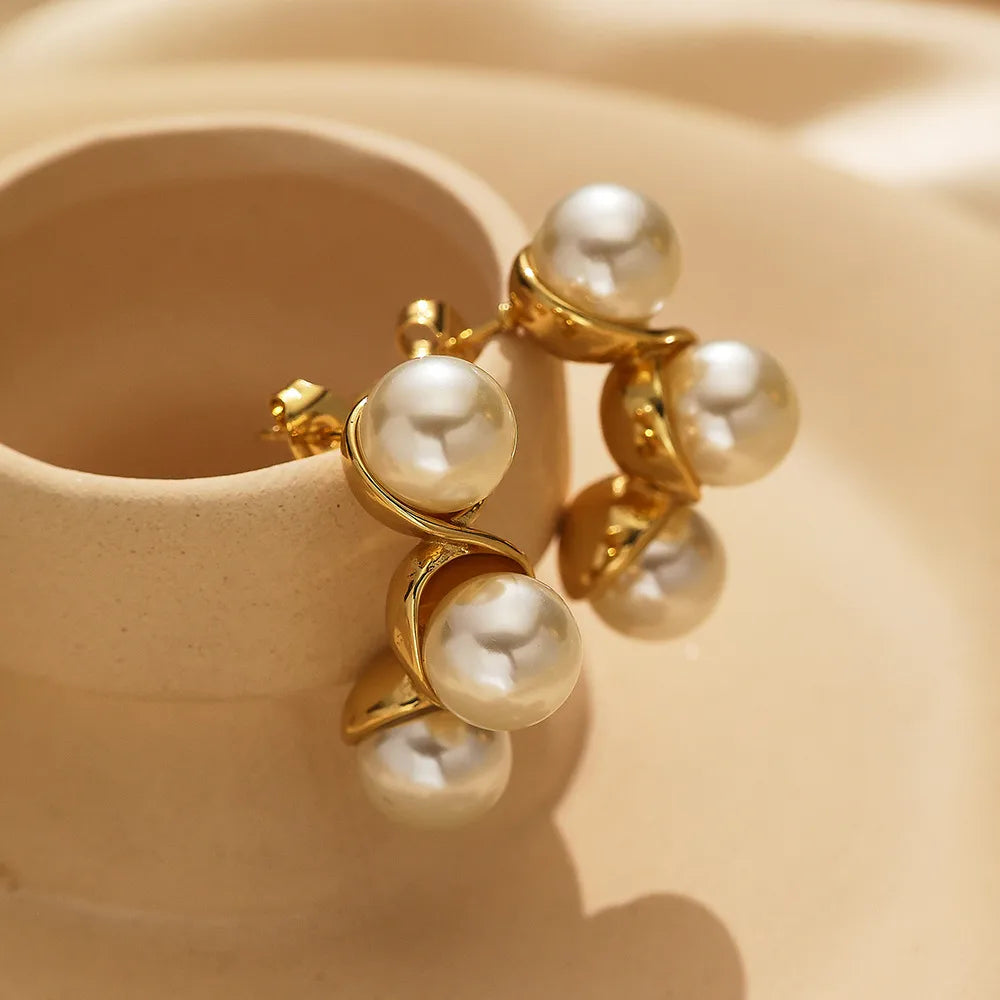 Fashionable Romantic C-Shaped Plastic Beads Earrings Pair For Ladies To Wear On Weekends Or Casual Occasions Elegant Cute Sweet Simple Style