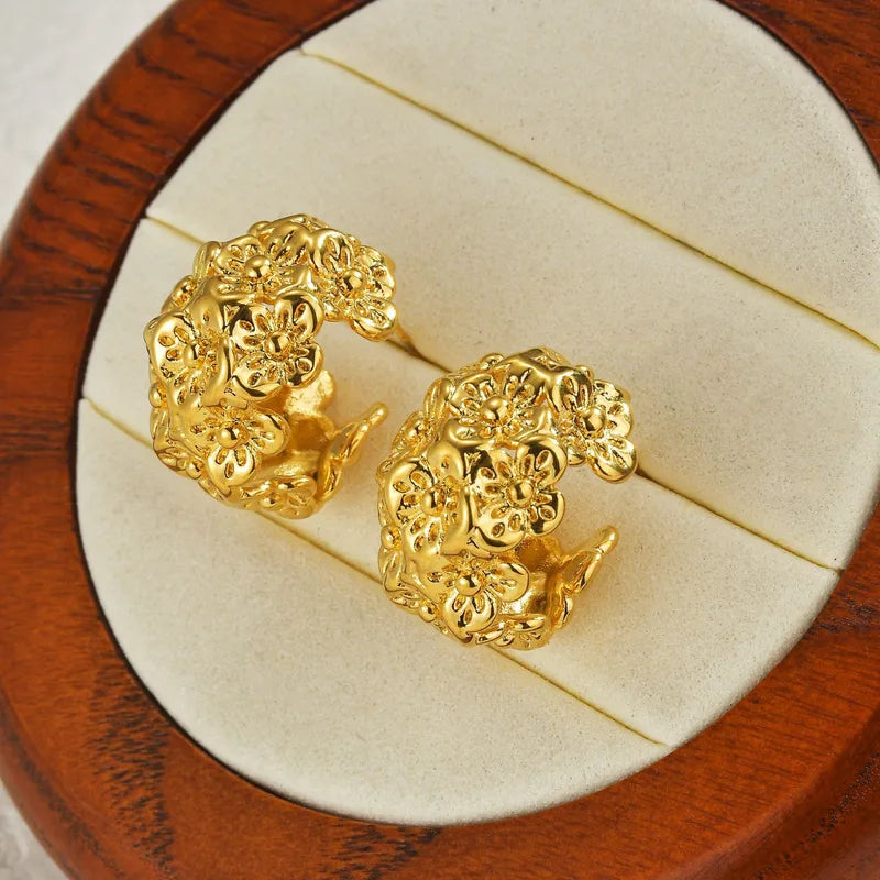 French Retro Irregular Pleated Texture Earrings With Glass Inlay Black Stud Earrings For Women