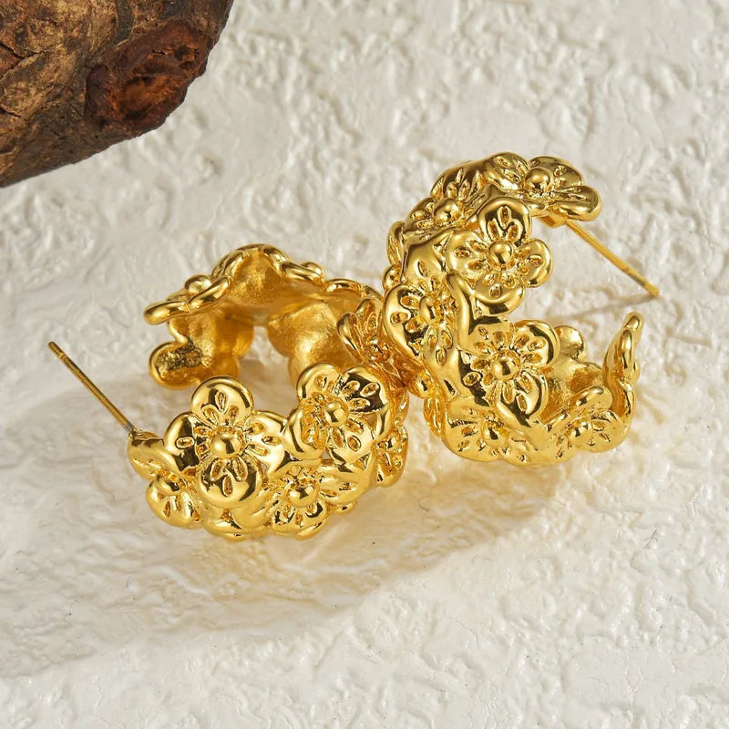 French Retro Irregular Pleated Texture Earrings With Glass Inlay Black Stud Earrings For Women