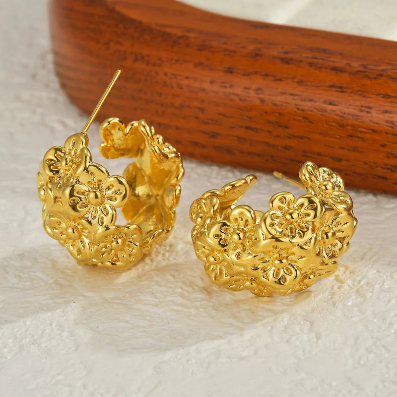 French Retro Irregular Pleated Texture Earrings With Glass Inlay Black Stud Earrings For Women