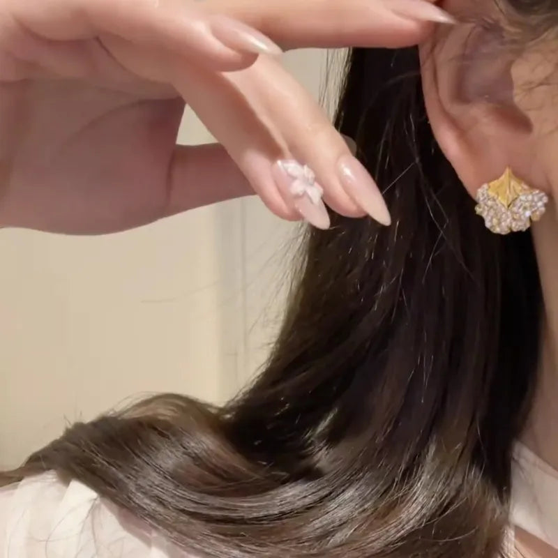 French Style Gold Maple Leaf Earrings Women Luxury Vintage Embedded Full Diamond Ginkgo Leaf Studs Heavy Duty Elegant High-End Ear Jewelry