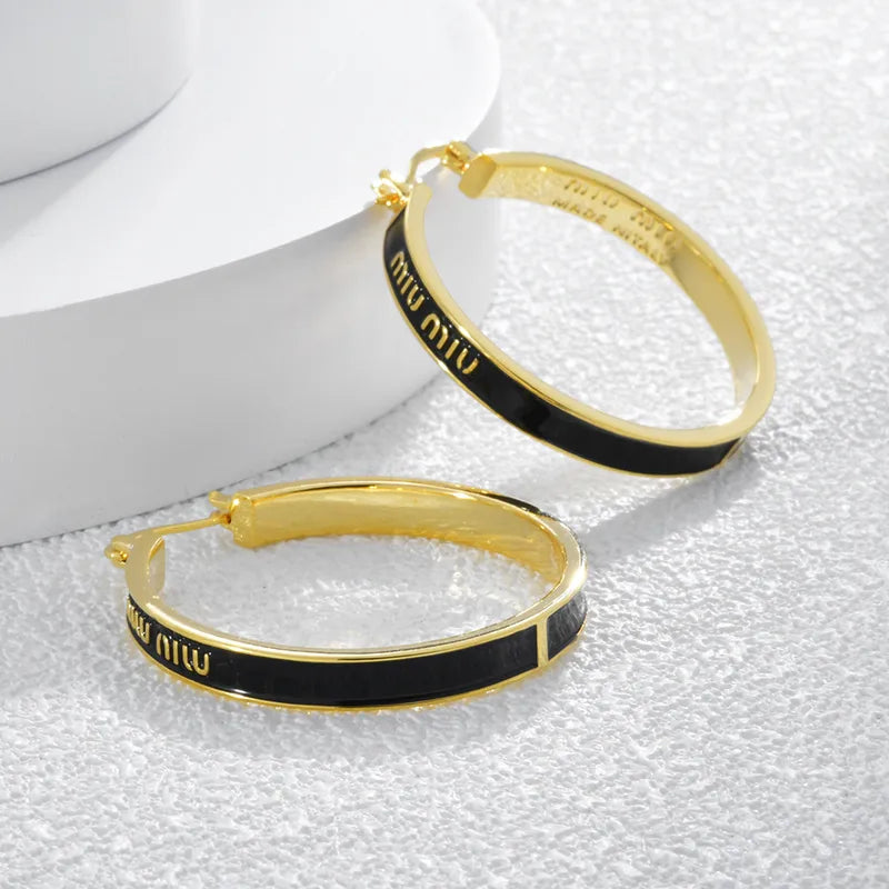 French Vintage Distinctive Oil Drop Ring Ear Buckle Light Luxury High-end Sense Earrings Elegant Fashion Niche Design Sense Earrings (Copy)