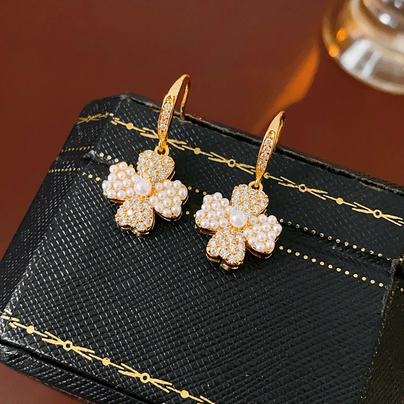 Gold Plated Zircon Flower Earrings Fashionable Versatile Artificial Pearl Design High-End Elegant Sensation Exquisite Jewelry Accessories
