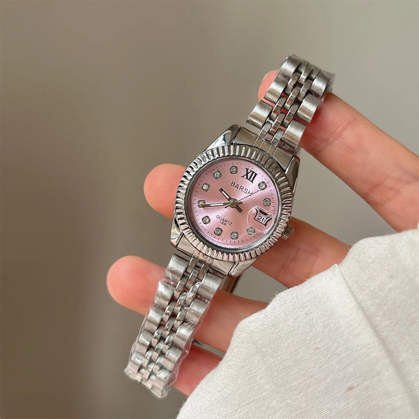 Gold Steel Strap Quartz Women's Watch Casual Diamond Point Calendar Round Dial Couple's Watch Ordinary Glass Mirror