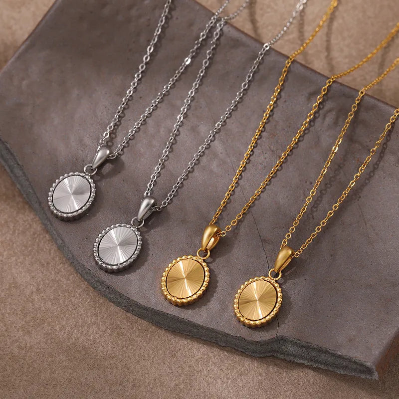 Golden Laser Cut Oval Pendant Necklace Stainless Steel PVD Plated Jewelry Women's Ins Style Geometric Pattern Titanium Steel