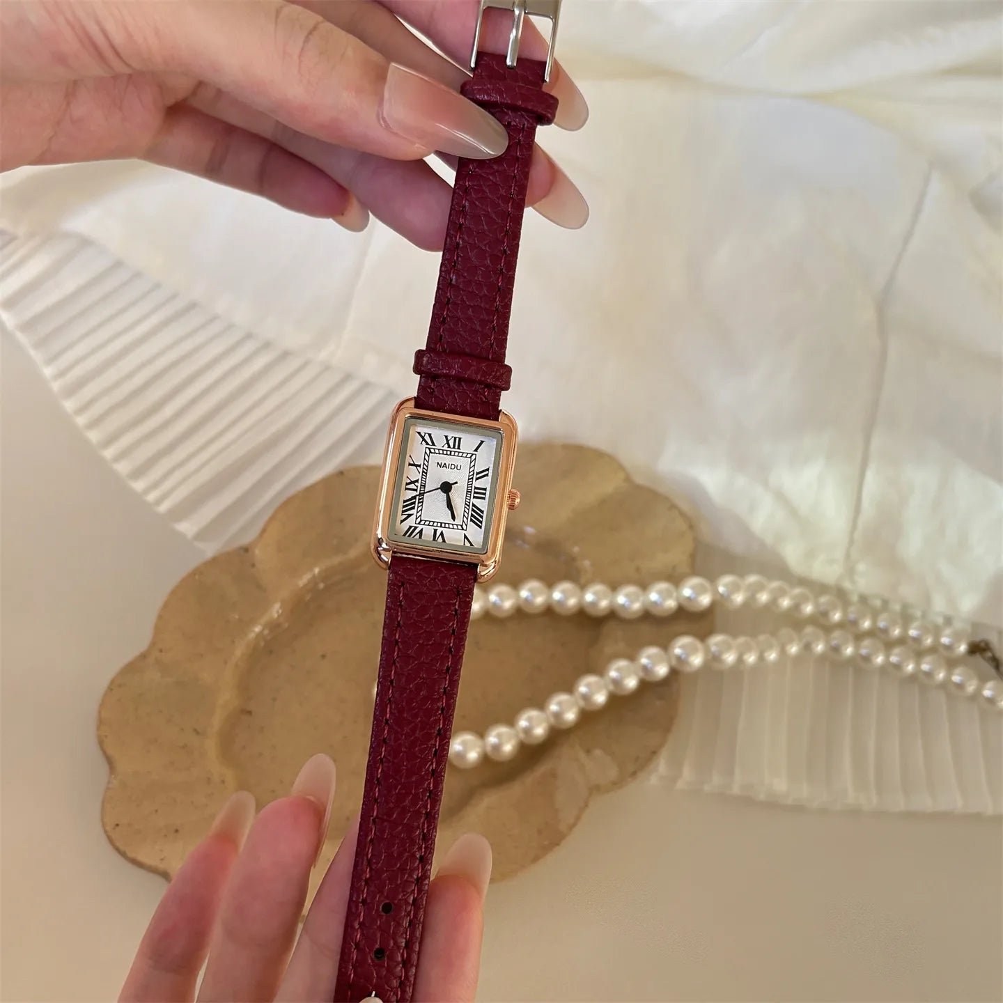 IEKE Minimalist Luxury Square Dial Leather Belt Women's Watch Casual Fashion Quartz Watch Elegant White Display Student Watch