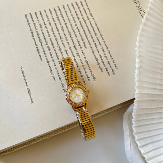 IEKE New Retro Relief Small Dial Women's Watch Elegant Miniature High-End Small Gold Watch Quartz Movement Round Face Glass Mirror