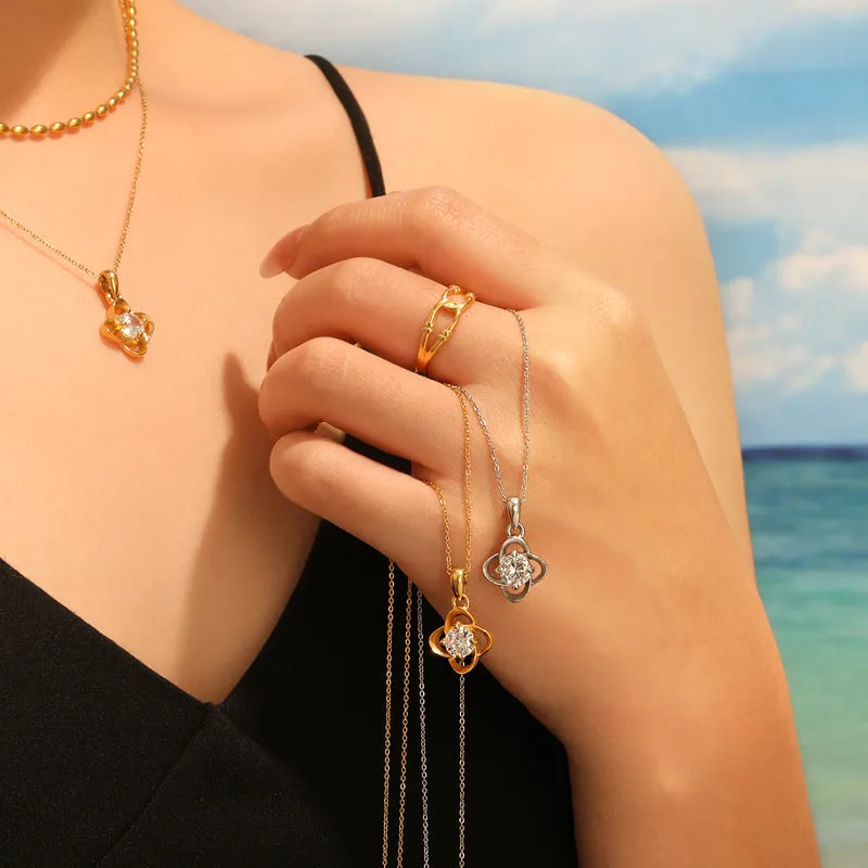 Ins Style Titanium Steel Necklace With Engraved Four Leaf Clover And Zirconia Pendant New Fashion Geometric Pattern Gold Plated