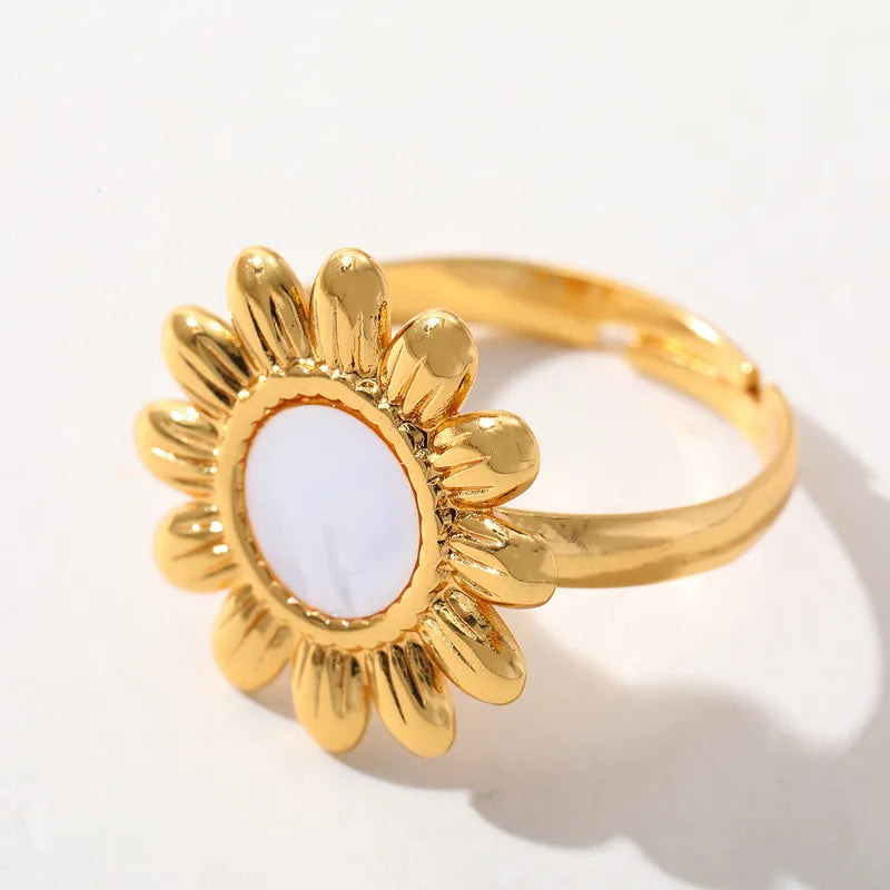 Ion Plating (IP) Real Gold Plated 18K Gold Geometric Flower 304 Stainless Steel Cute Basic Simple Style Waterproof Non Tarnish Rings