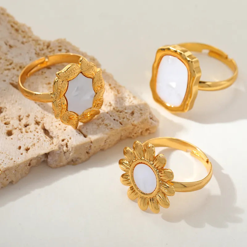 Ion Plating (IP) Real Gold Plated 18K Gold Geometric Flower 304 Stainless Steel Cute Basic Simple Style Waterproof Non Tarnish Rings